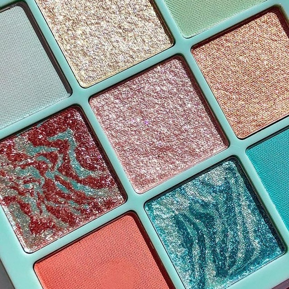 Huda Beauty Mint Pastel Obsession Eyeshadow Palette BNIB - Picture 12 of 16